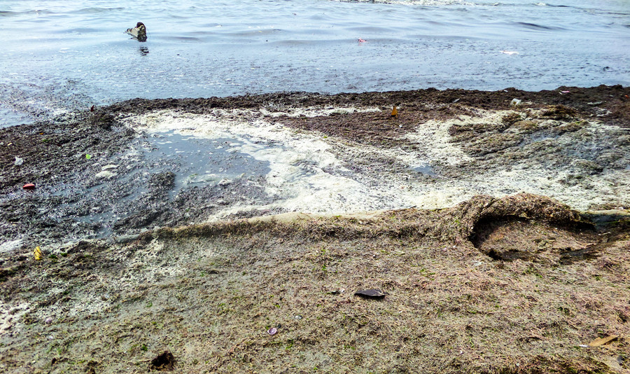 （圖：工業(yè)污水廢水泡沫）