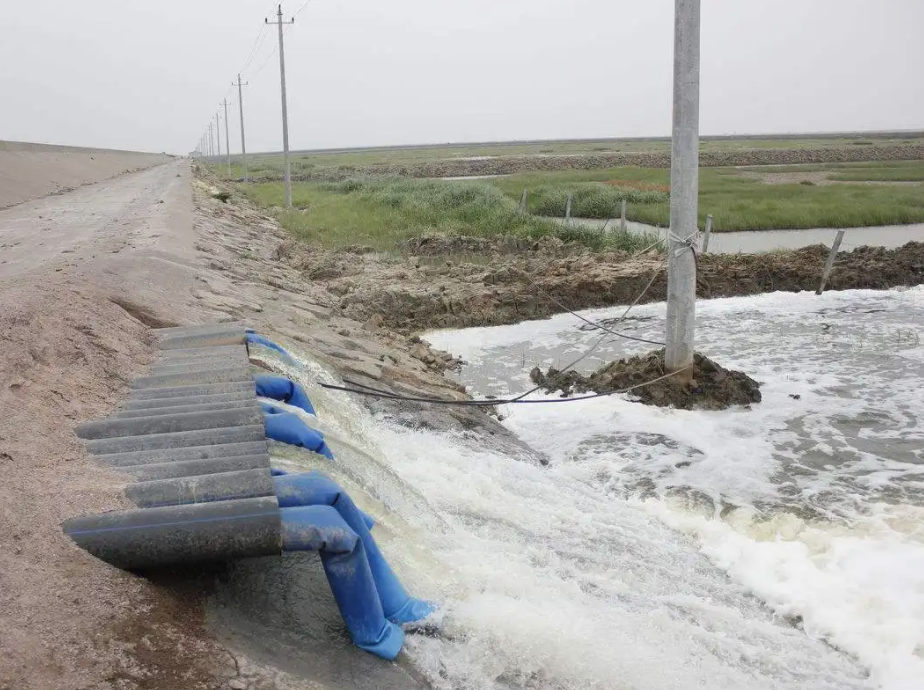 （圖：工業(yè)廢水處理現(xiàn)場）