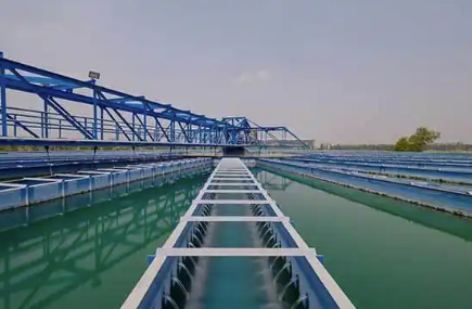 （工廠水處理消泡劑應(yīng)用場景）